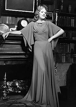 Leonora Corbett image 1 of 1