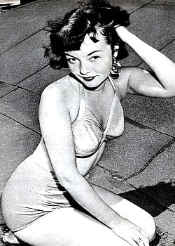 Gloria Saunders image 1 of 1